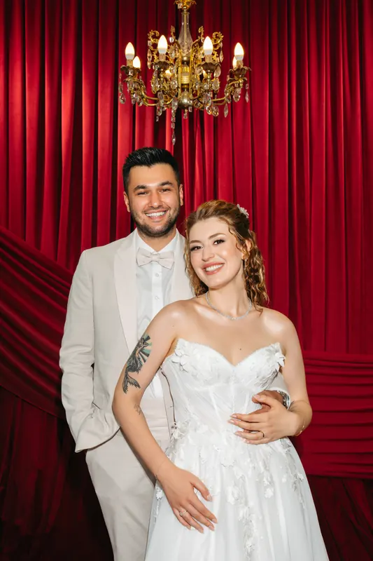 Kırmızı Gala konseptinden kare 4